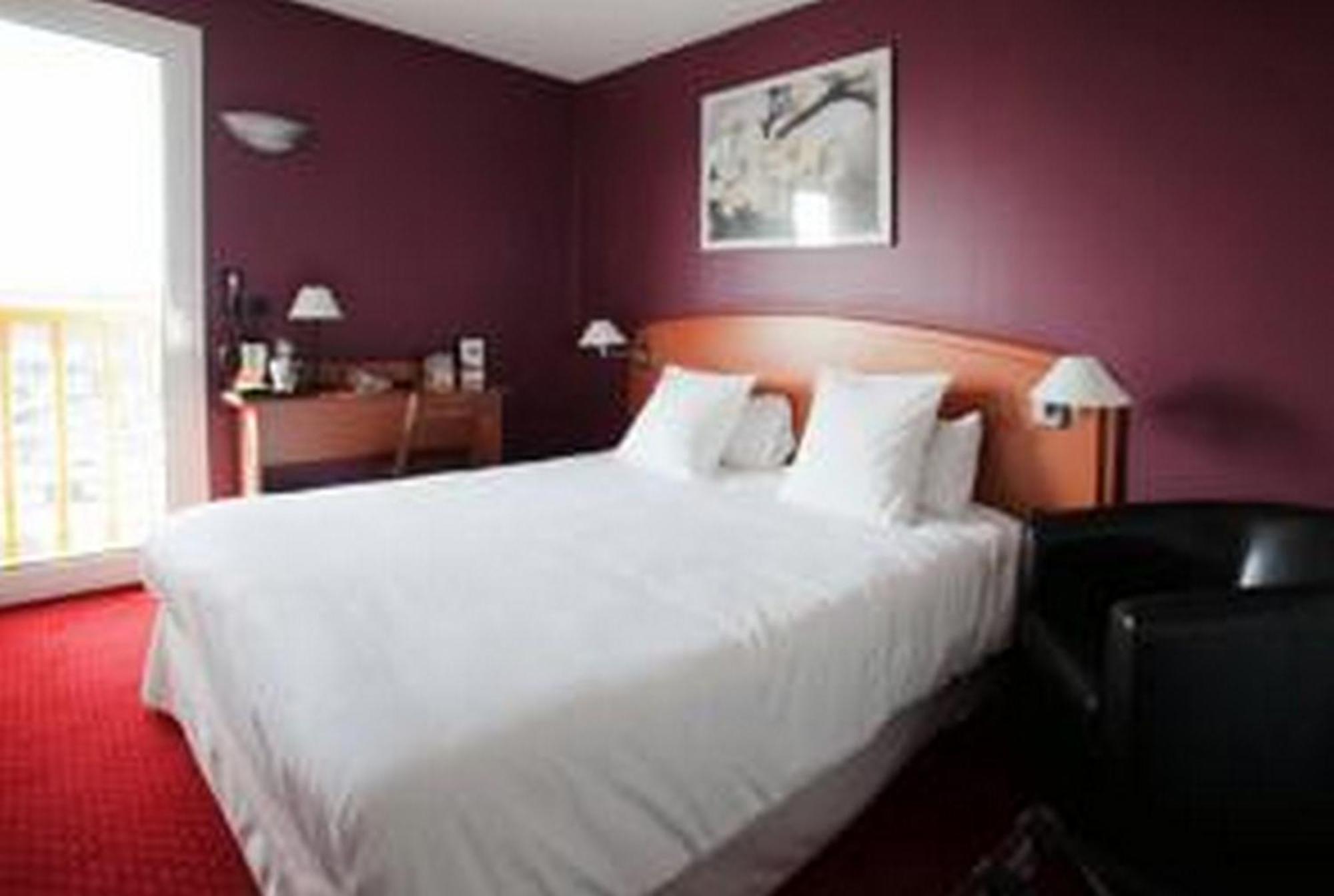 Sky Hotel Goussainville Charles De Gaulle Oda fotoğraf