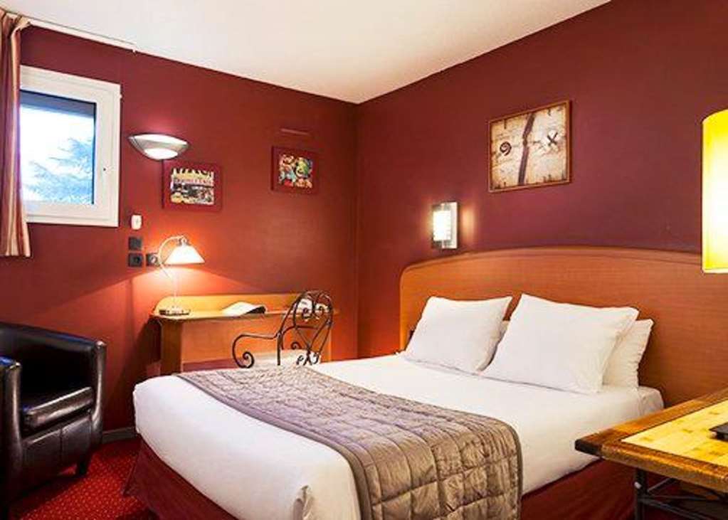 Sky Hotel Goussainville Charles De Gaulle Oda fotoğraf