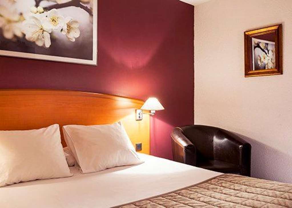 Sky Hotel Goussainville Charles De Gaulle Oda fotoğraf
