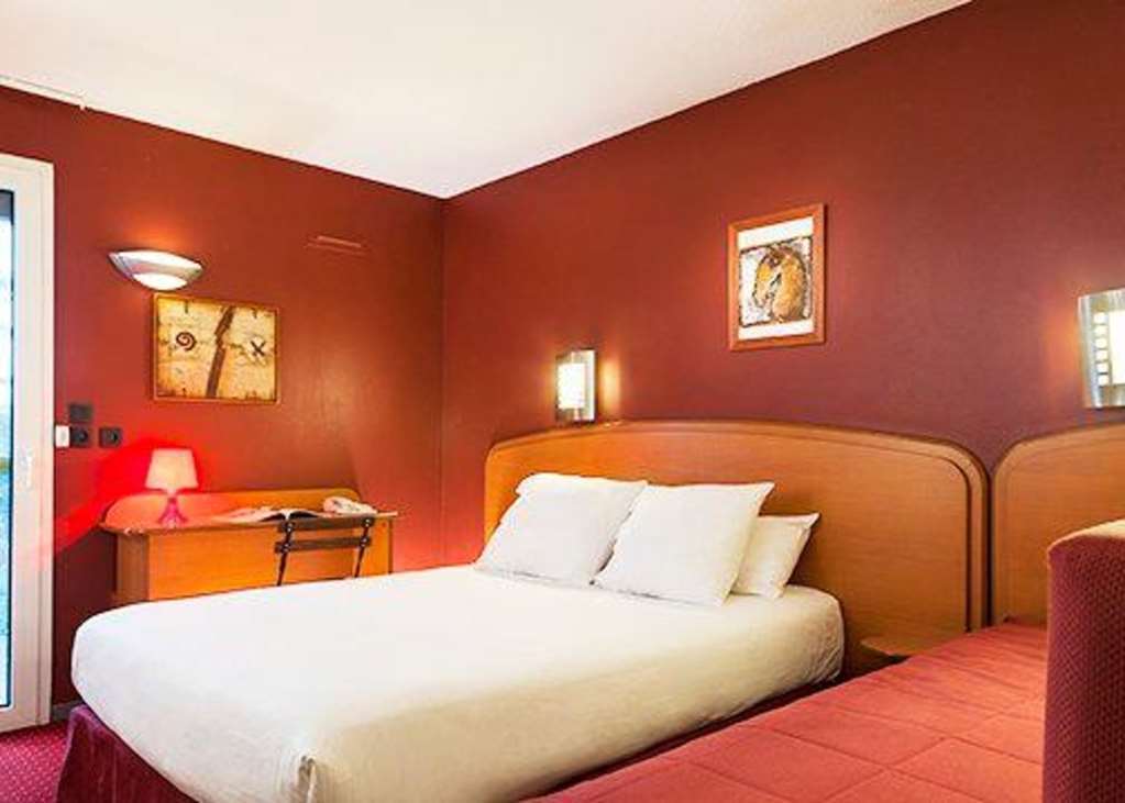 Sky Hotel Goussainville Charles De Gaulle Oda fotoğraf