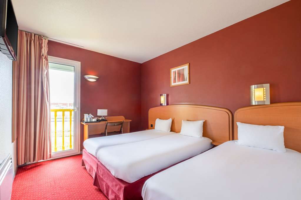 Sky Hotel Goussainville Charles De Gaulle Oda fotoğraf